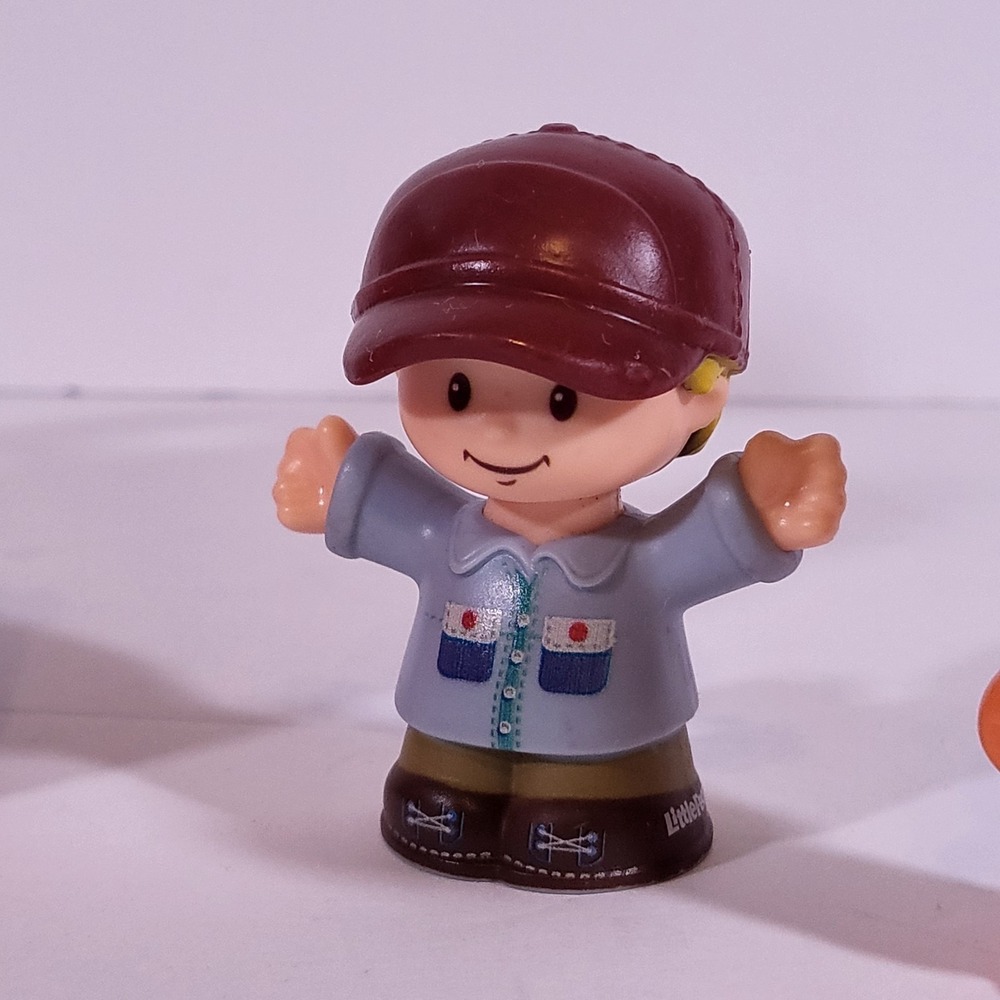 Fisher Price Little People Fire Truck Vehicle Firefighter Worker Figures 2018-19 - Picture 5 of 6
